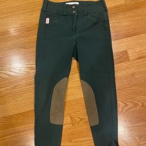 12 R Trophy Hunters with Vintage Patch